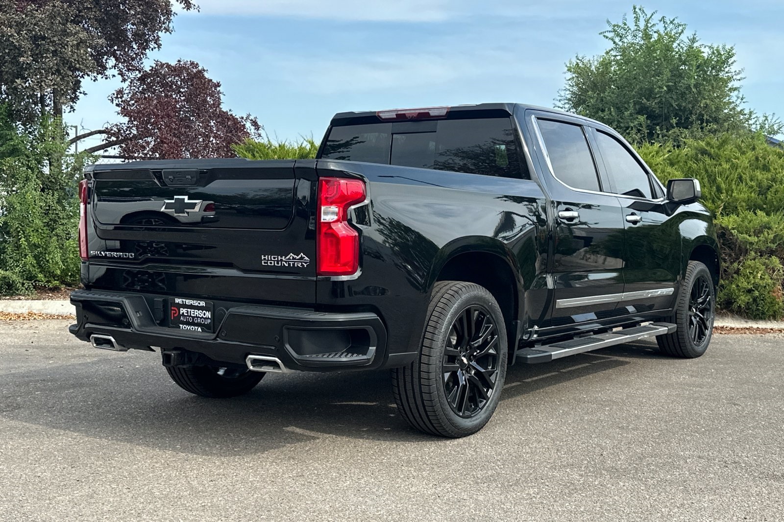 2024 Chevrolet Silverado 1500 High Country photo 4