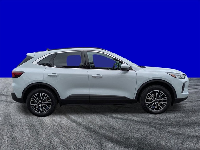 2026 Ford Escape Plug-In Hybrid photo 3