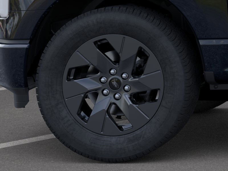 2025 Ford F-150 Lightning photo 18
