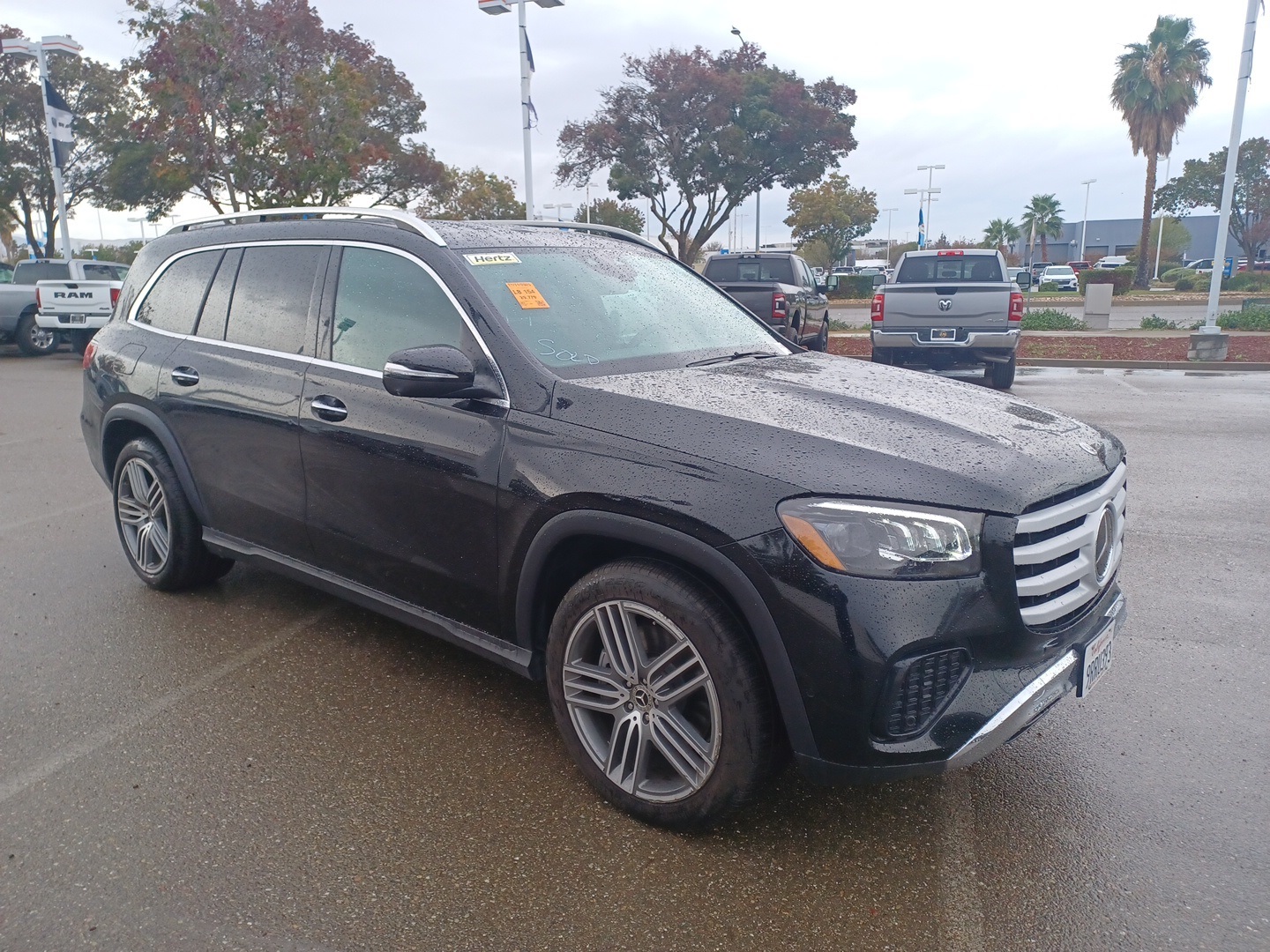 2024 Mercedes Benz GLS 450 4MATIC photo 3