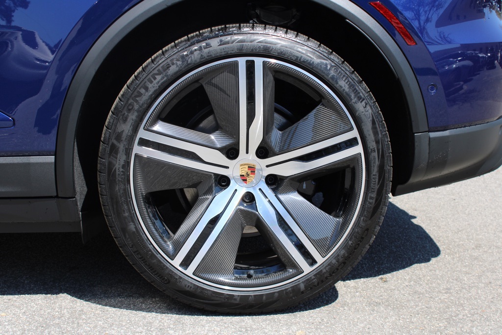 2025 Porsche Macan Electric photo 16