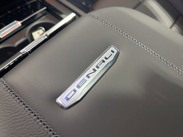 2026 Gmc Yukon Denali photo 11
