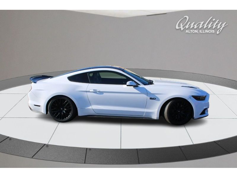 2017 Ford Mustang GT Premium photo 3