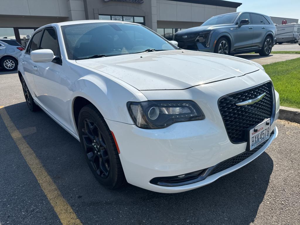 2019 Chrysler 300 LX photo 2