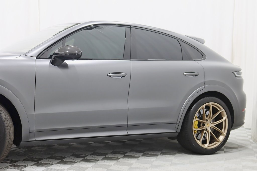 2024 Porsche Cayenne Coupe S photo 3
