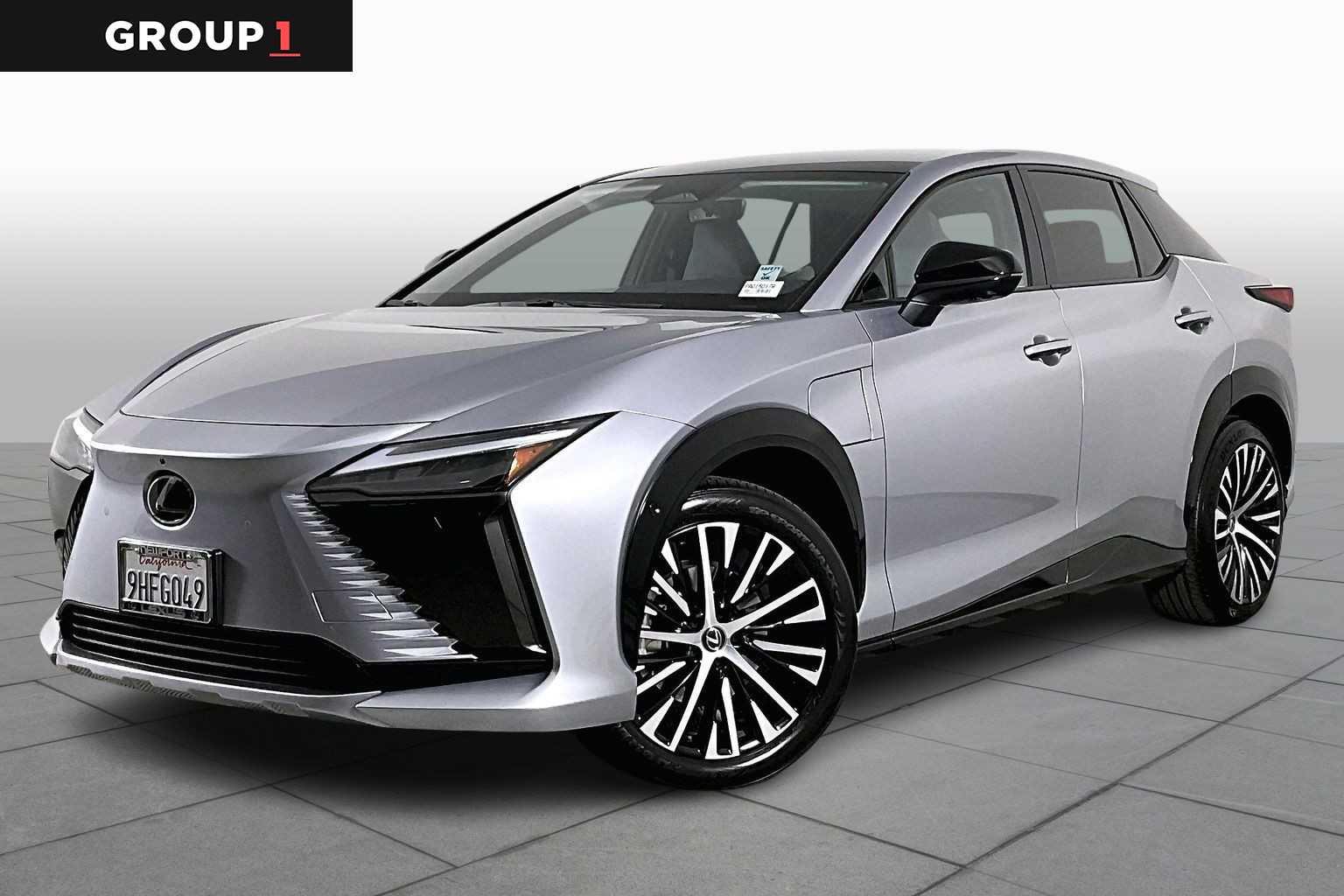 2023 Lexus RZ Luxury's photo