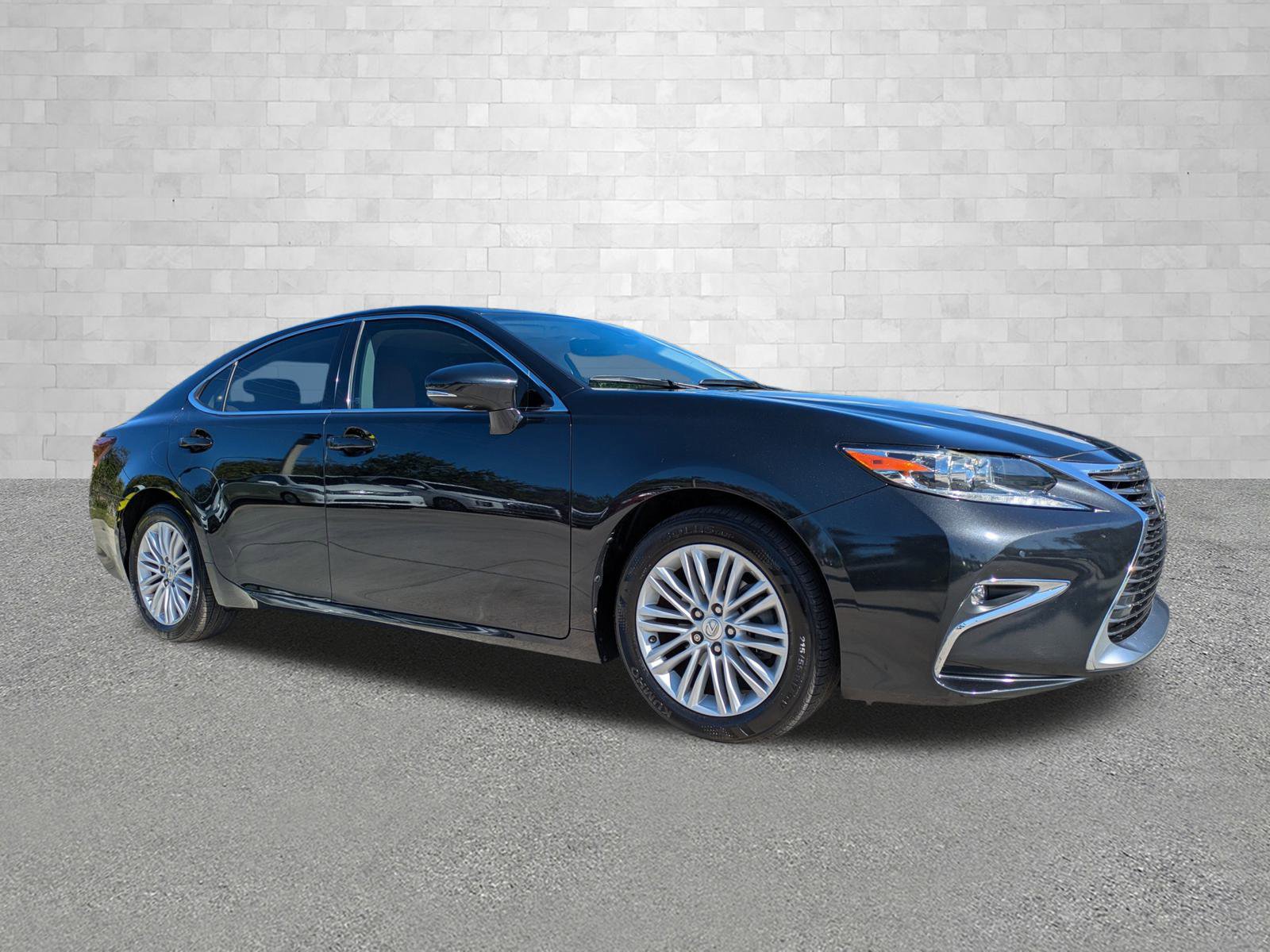 2017 Lexus ES 350's photo