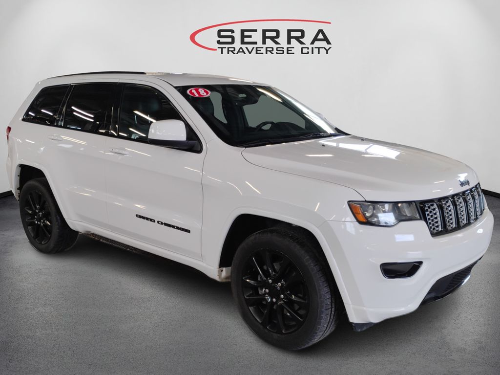 2018 Jeep Grand Cherokee Altitude photo 3