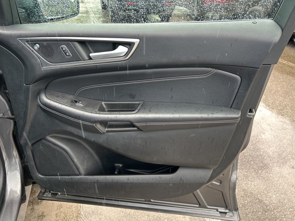 2022 Ford Edge Titanium photo 34