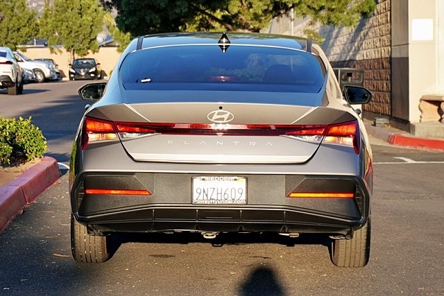 2024 Hyundai Elantra SEL photo 8