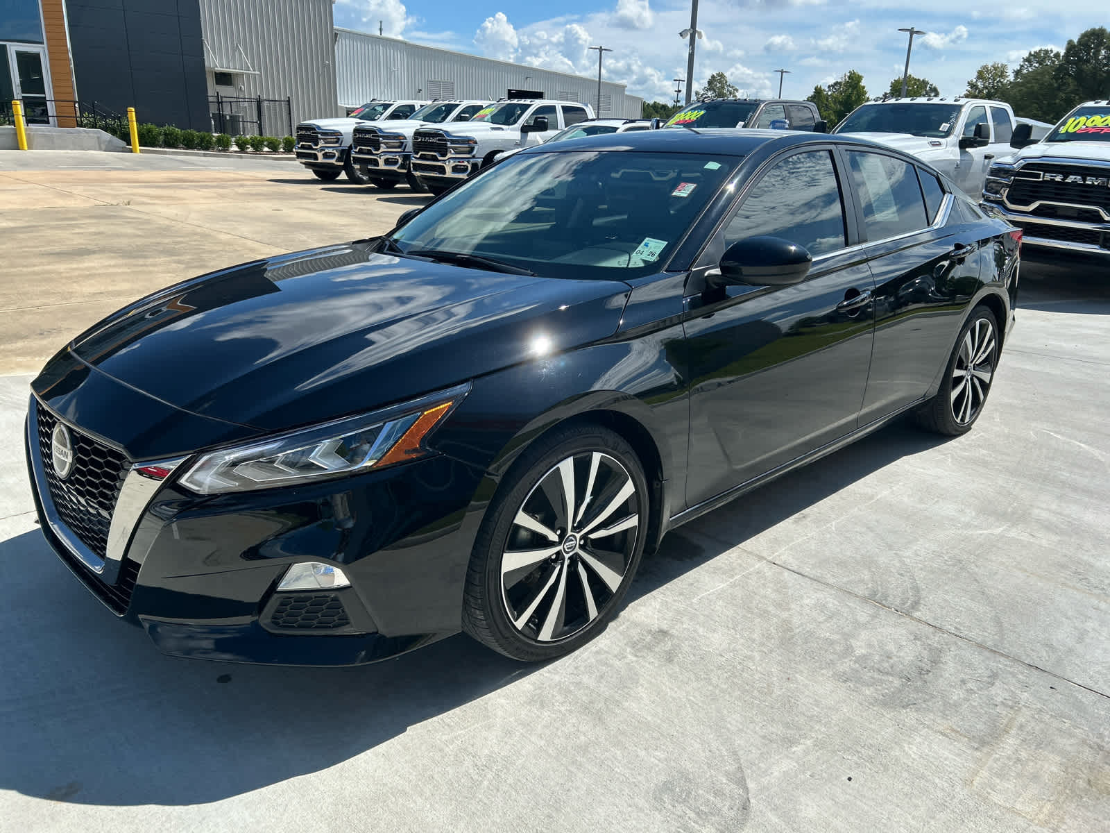 2022 Nissan Altima 2.5 SR photo 4