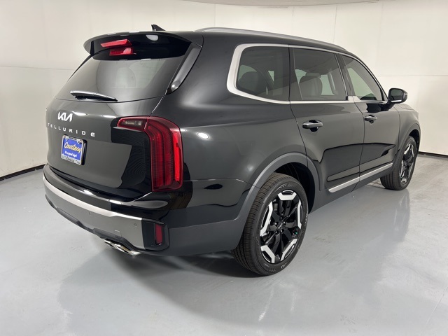 2025 Kia Telluride S photo 3
