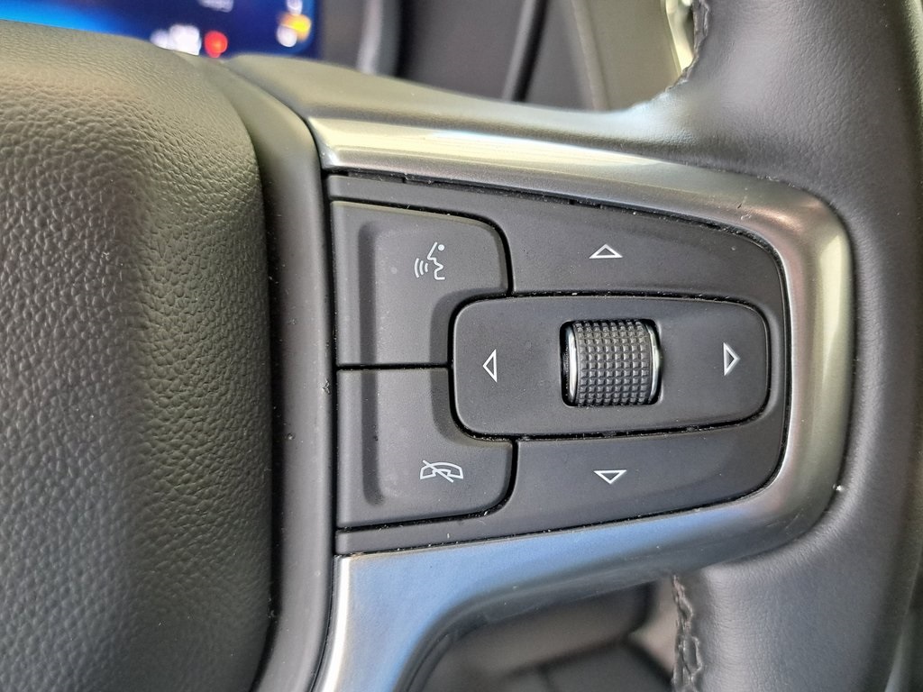 2023 Chevrolet Suburban LT photo 11