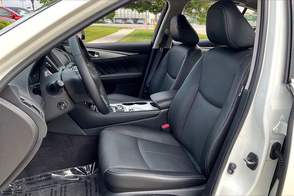 2024 Infiniti Q50 LUXE photo 11