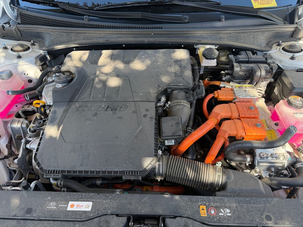 2025 Hyundai Elantra Hybrid Limited photo 20