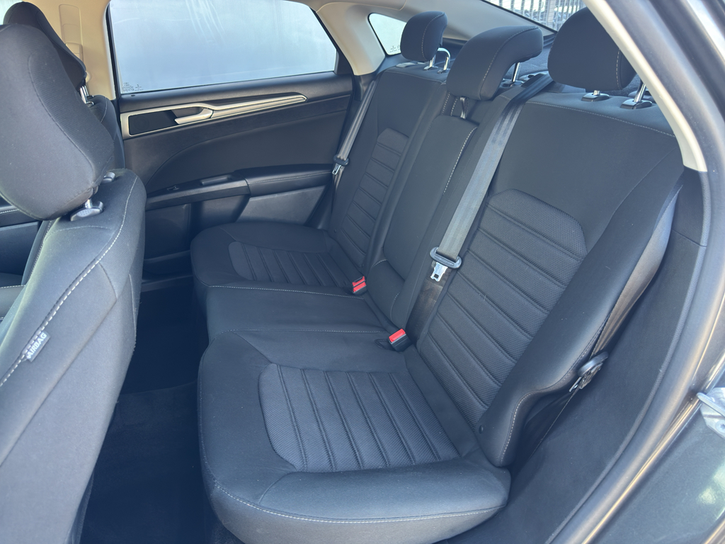 2020 Ford Fusion Hybrid SE photo 12