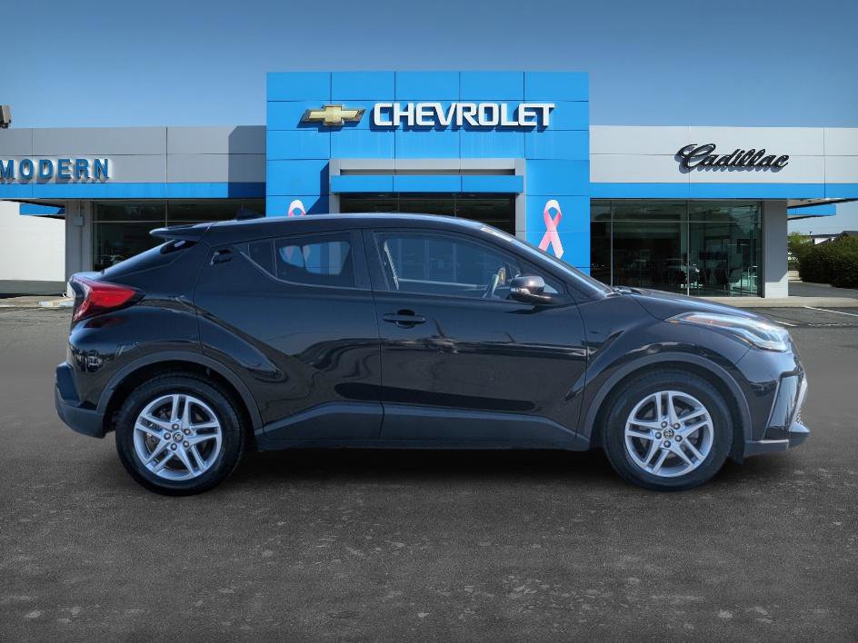 2021 Toyota C-HR LE photo 3