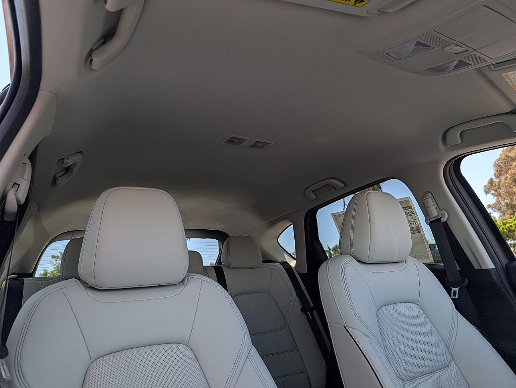2025 Mazda CX-5 2.5 S Preferred photo 14