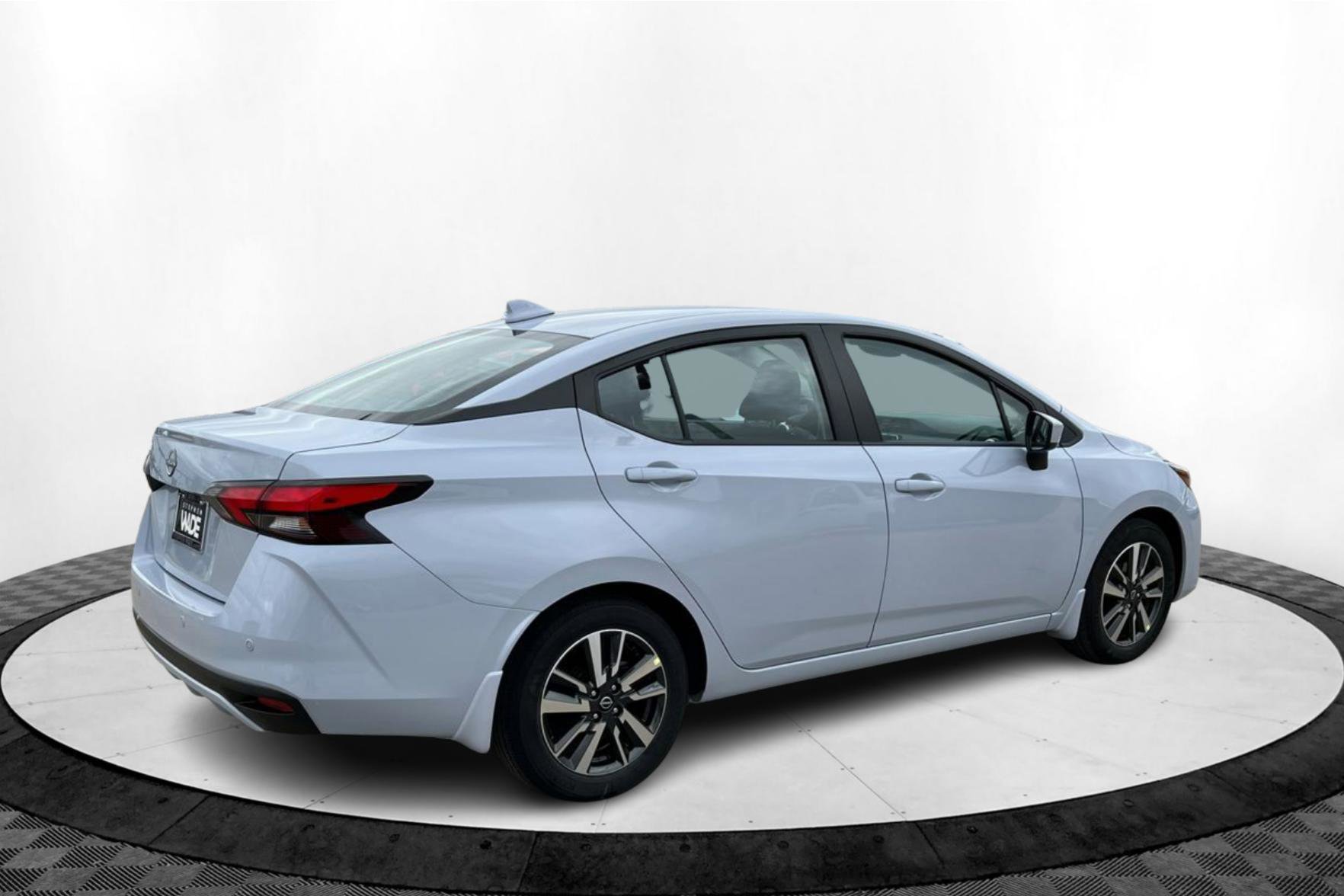 2025 Nissan Versa SV photo 4