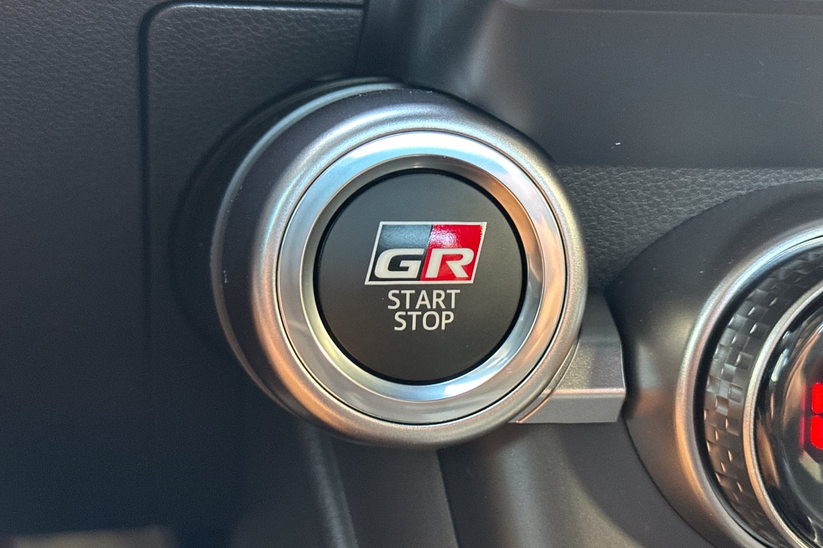 2025 Toyota GR86 Base photo 22