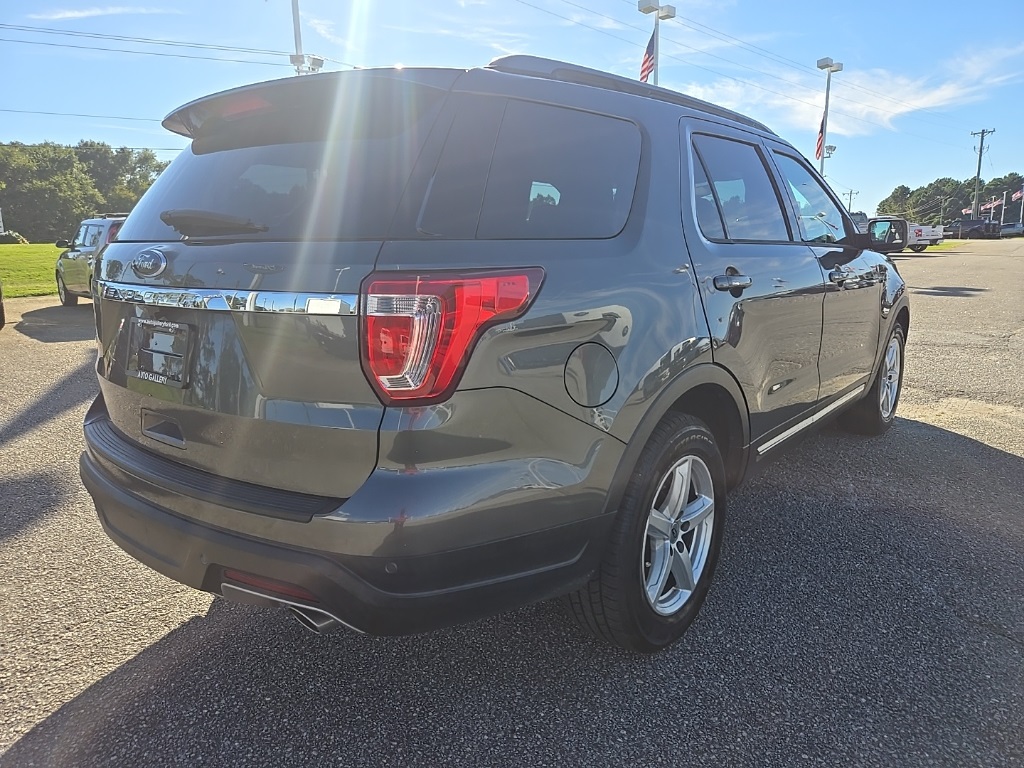 2018 Ford Explorer XLT photo 5