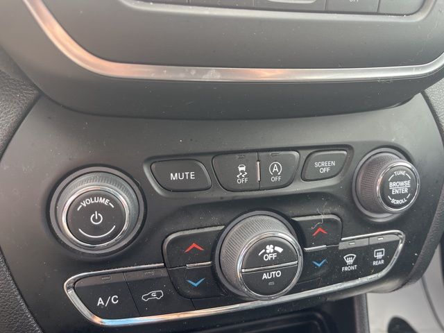 2023 Jeep Cherokee Altitude photo 20