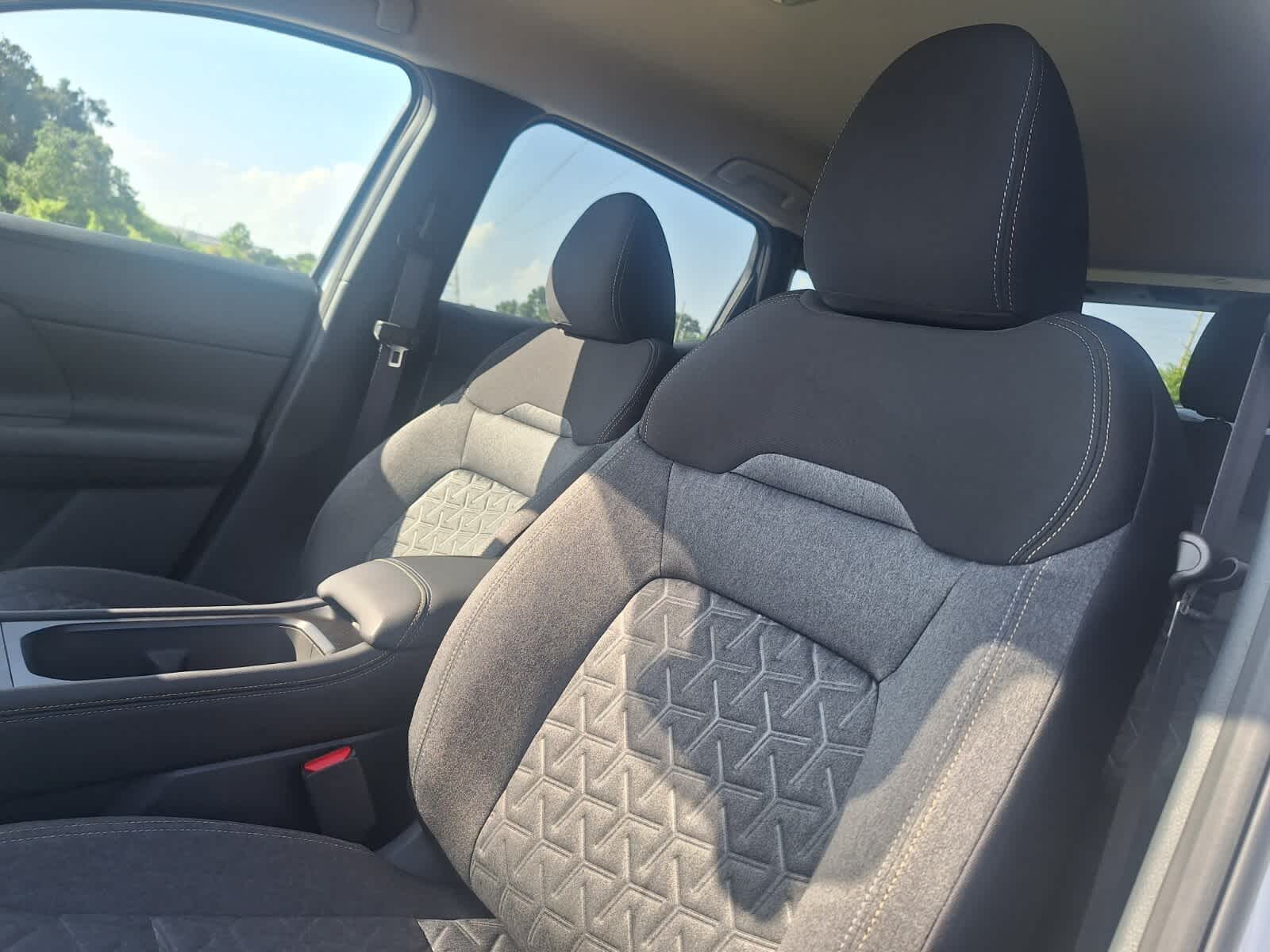 2025 Nissan Kicks SV photo 11