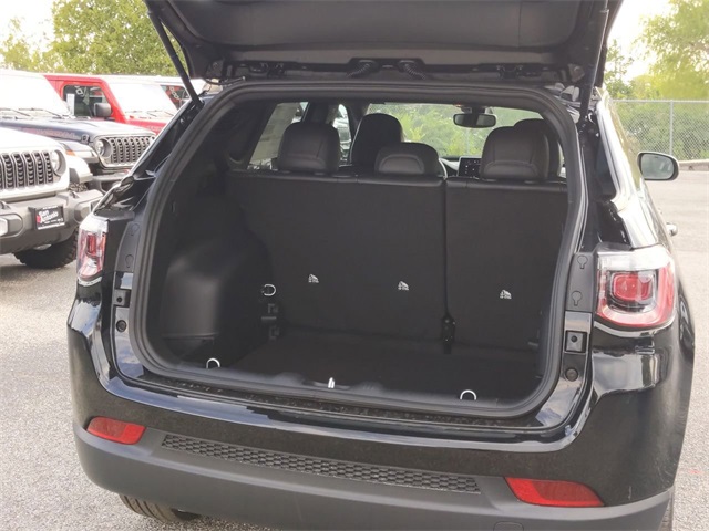 2026 Jeep Compass Latitude photo 24