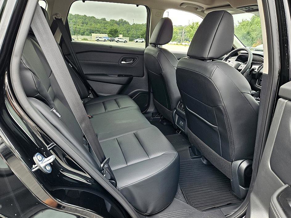 2026 Nissan Rogue SV photo 13
