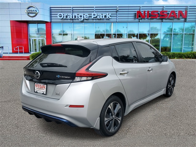 2022 Nissan Leaf SV Plus photo 2
