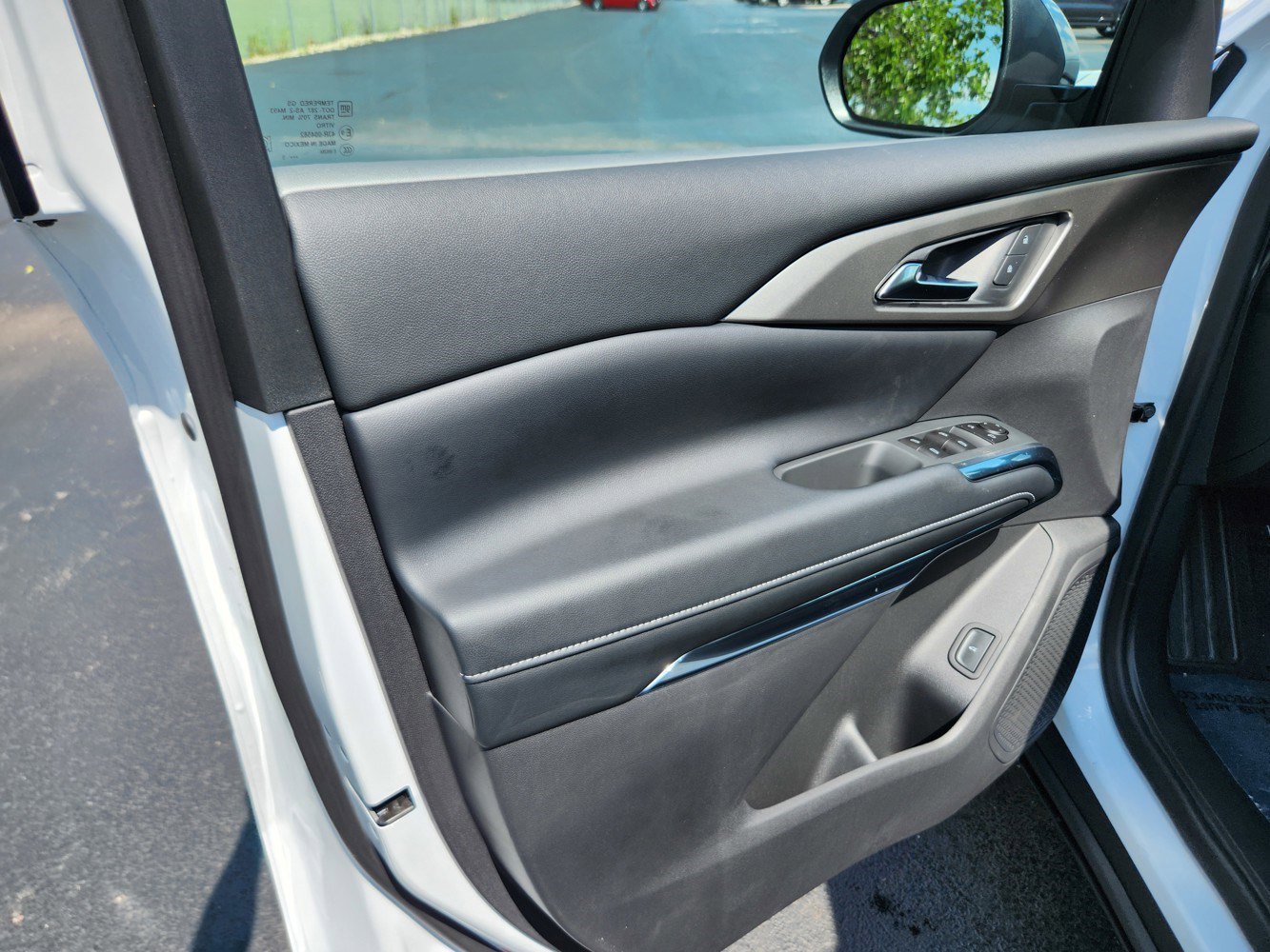 2025 Chevrolet Traverse photo 24