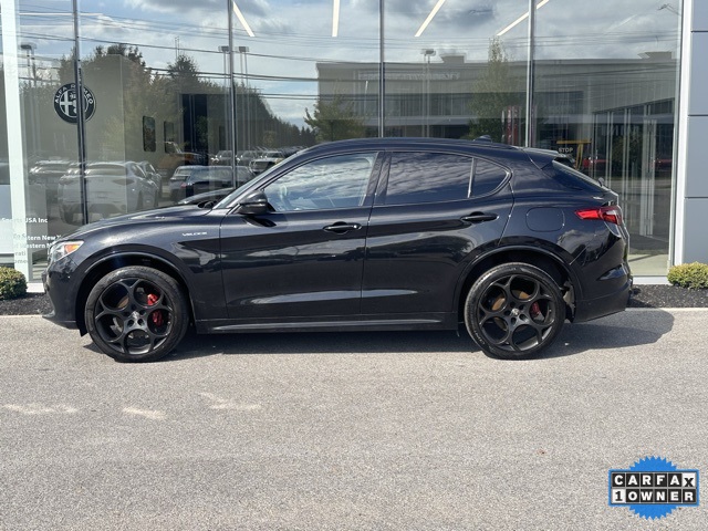2022 Alfa Romeo Stelvio Ti Sport photo 2