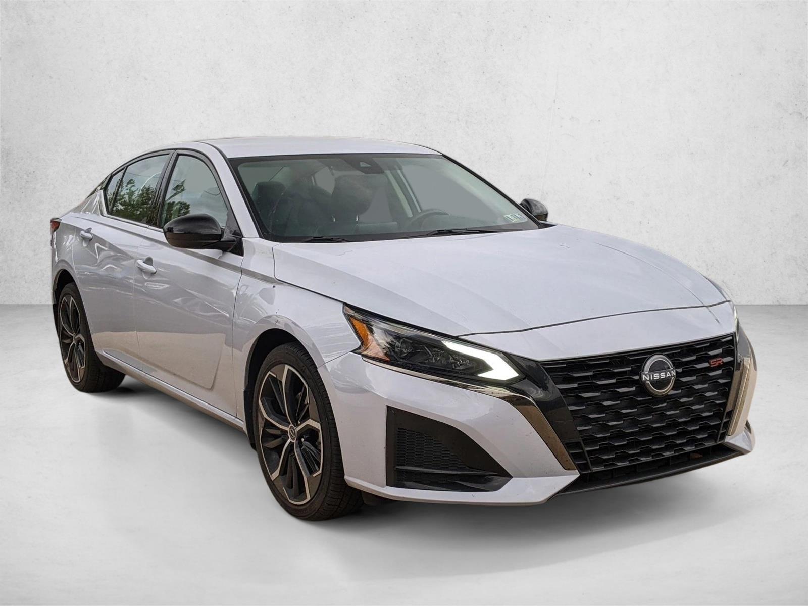 2024 Nissan Altima 2.5 SR photo 3