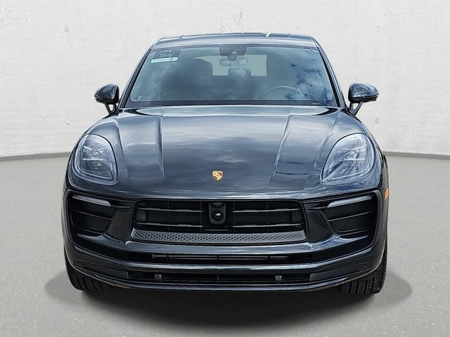 2024 Porsche Macan T photo 2