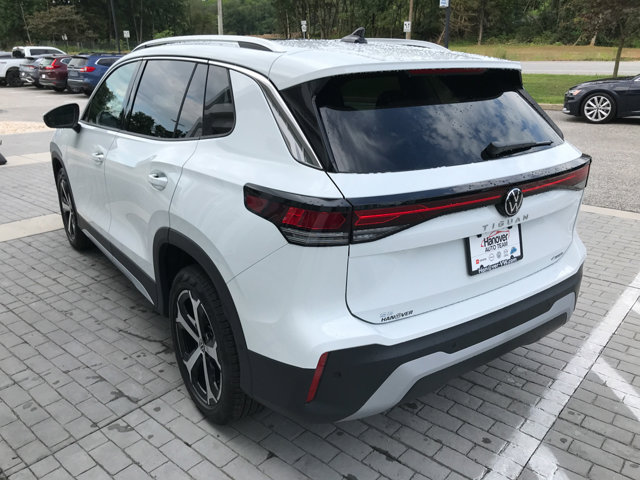 2025 Volkswagen Tiguan SE photo 6