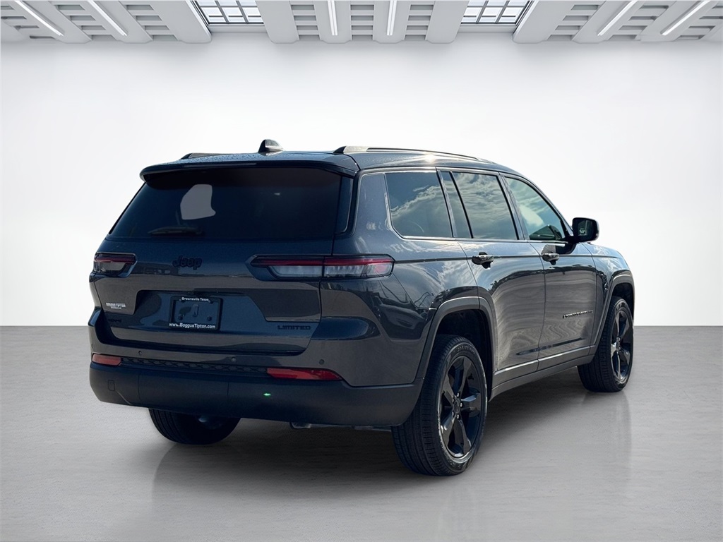 2025 Jeep Grand Cherokee Limited photo 2