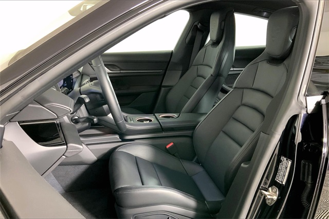 2025 Porsche Taycan 4S photo 5