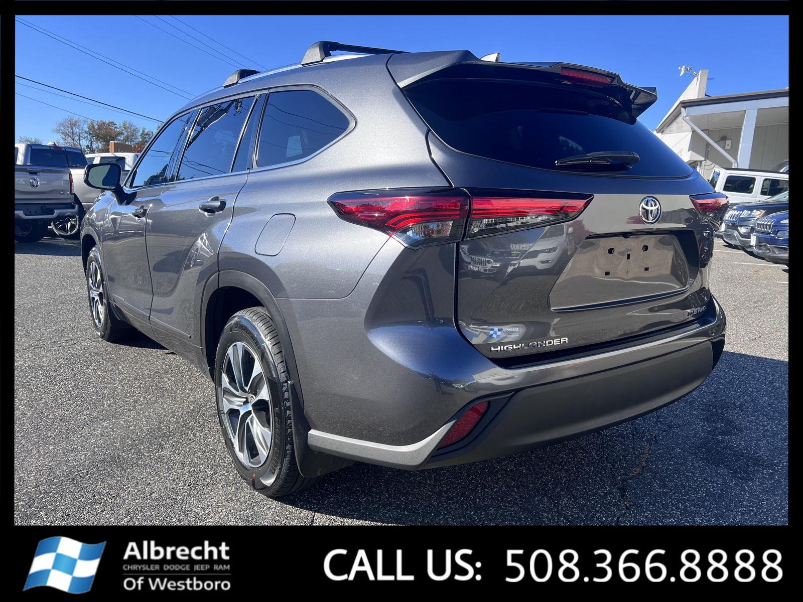 2020 Toyota Highlander XLE photo 3