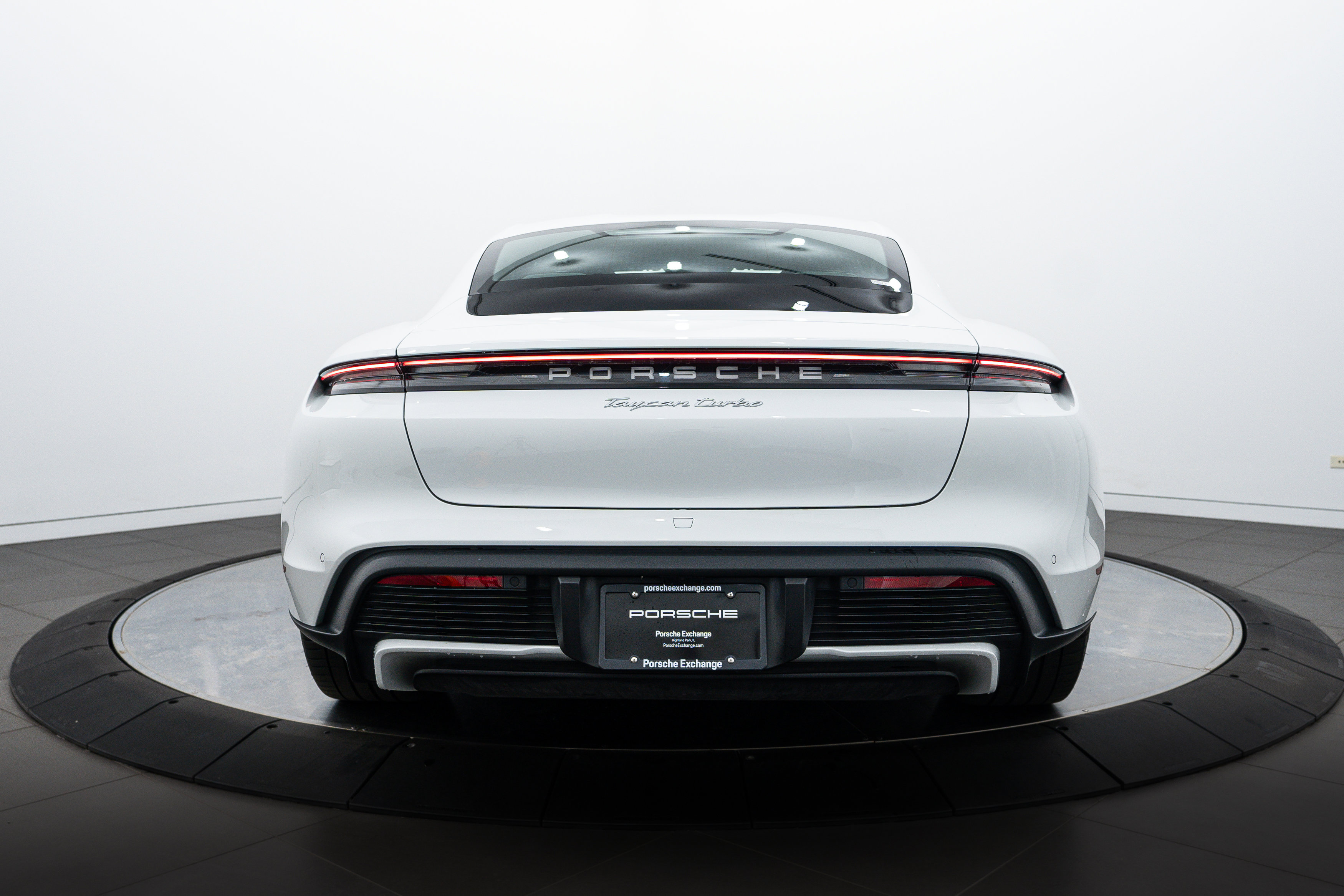 2023 Porsche Taycan Turbo photo 4
