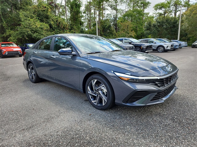 2025 Hyundai Elantra Blue's photo