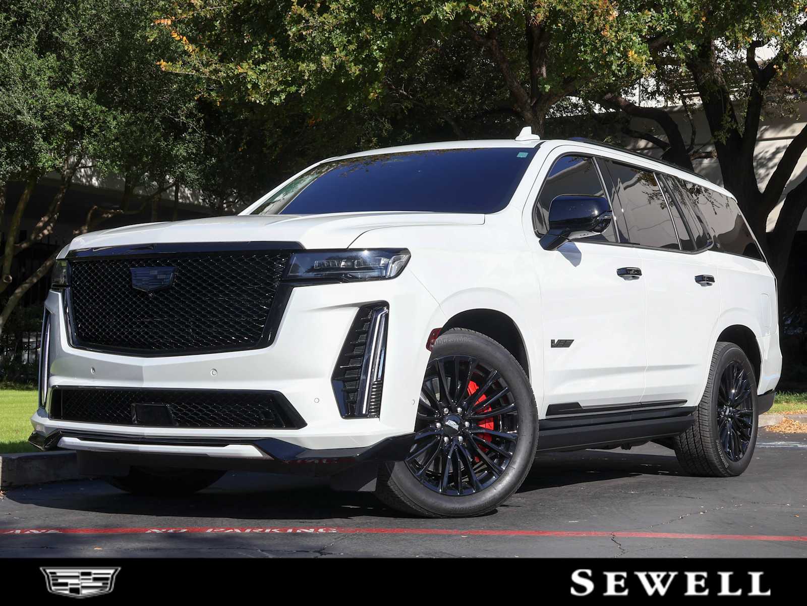 2023 Cadillac Escalade V-Series's photo