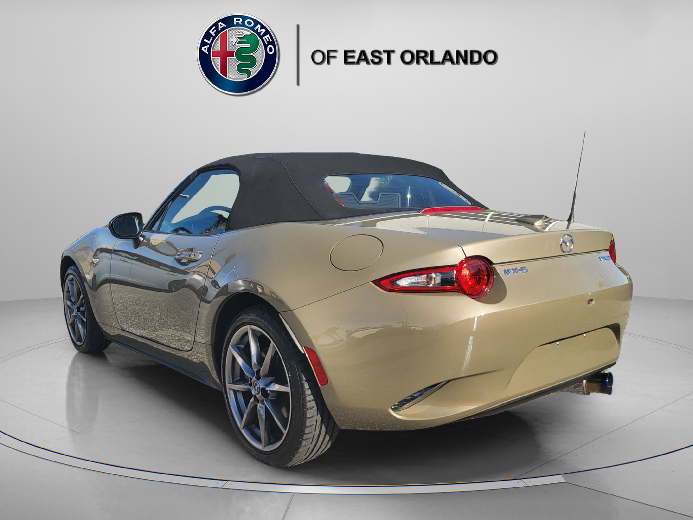 2023 Mazda MX-5 Miata Miata Grand Touring photo 3