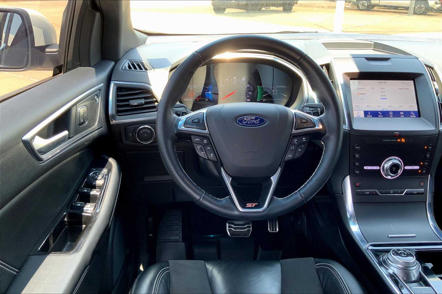 2020 Ford Edge ST photo 5