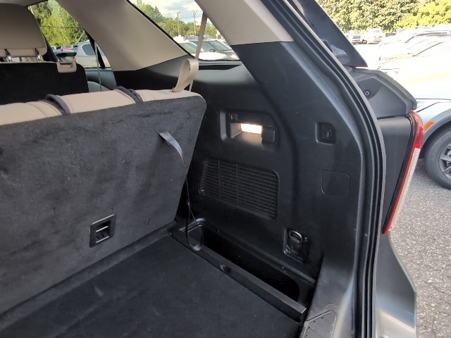 2022 Ford Explorer XLT photo 47