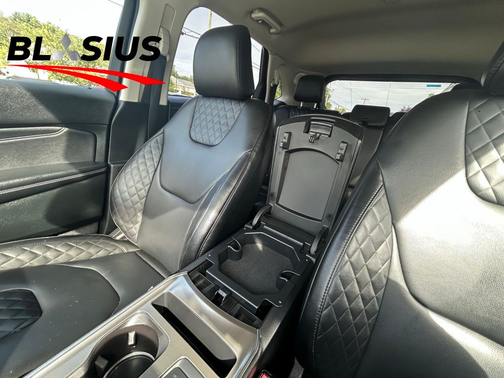 2023 Ford Edge Titanium photo 28