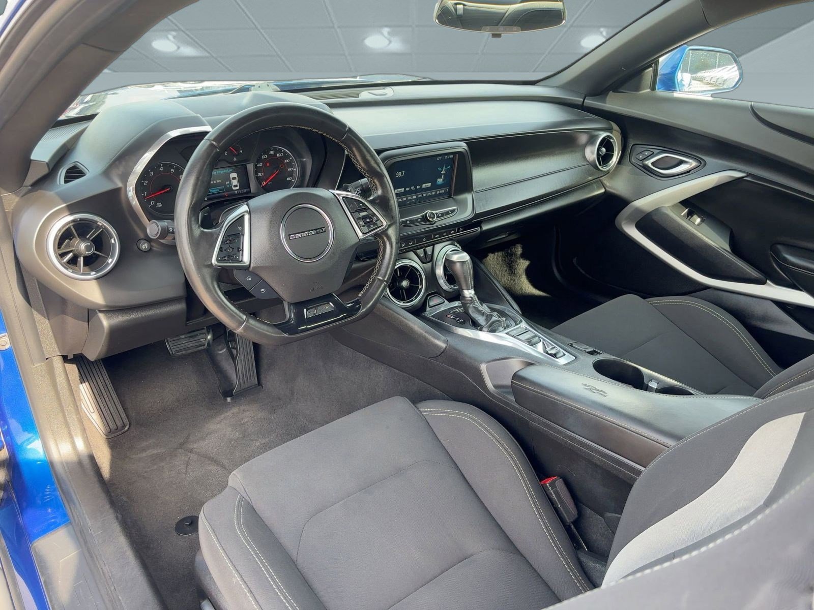 2017 Chevrolet Camaro 1LT photo 4