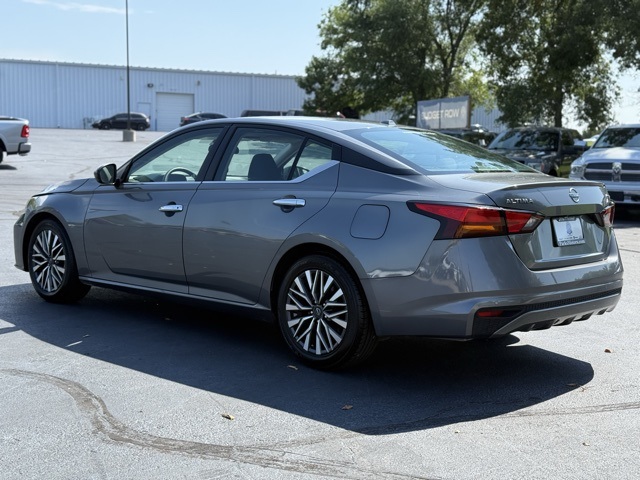 2023 Nissan Altima 2.5 SV photo 3