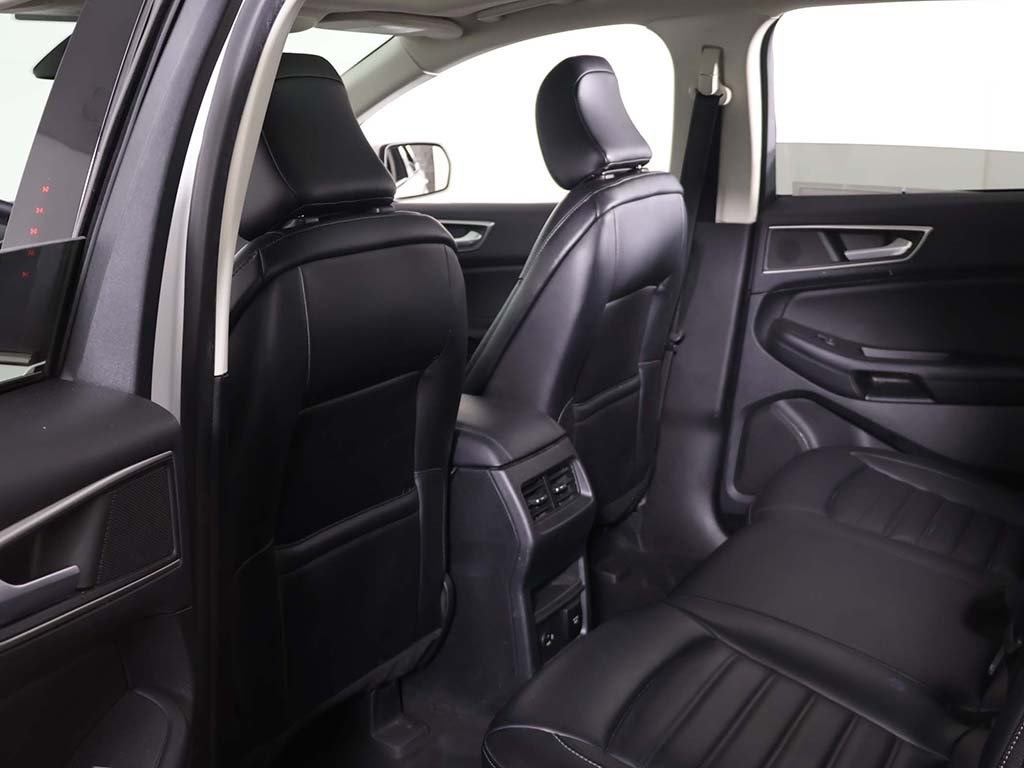 2022 Ford Edge SEL photo 25