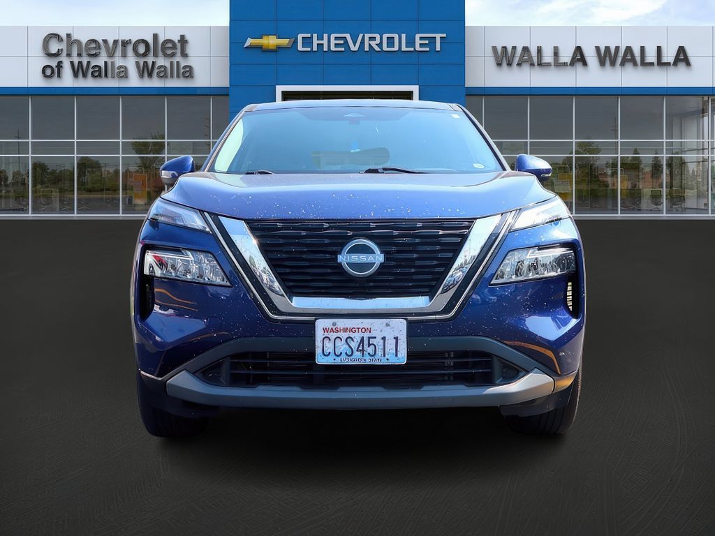 2022 Nissan Rogue SV photo 2