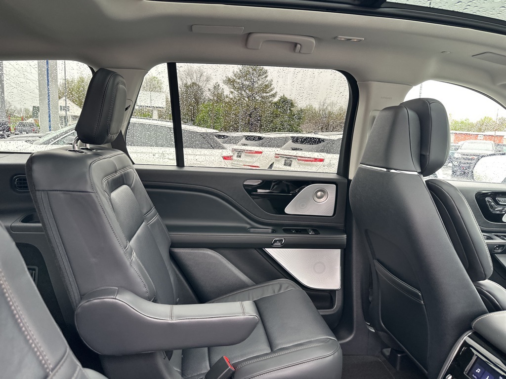 2025 Lincoln Aviator Reserve photo 18